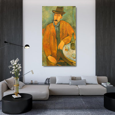 Homme avec un verre à vin