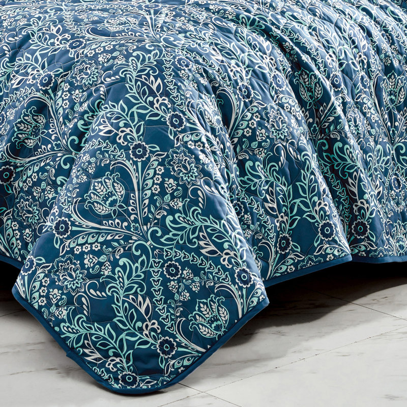 Damask Coverlet, Queen Bedspread + 2 Standard Shams