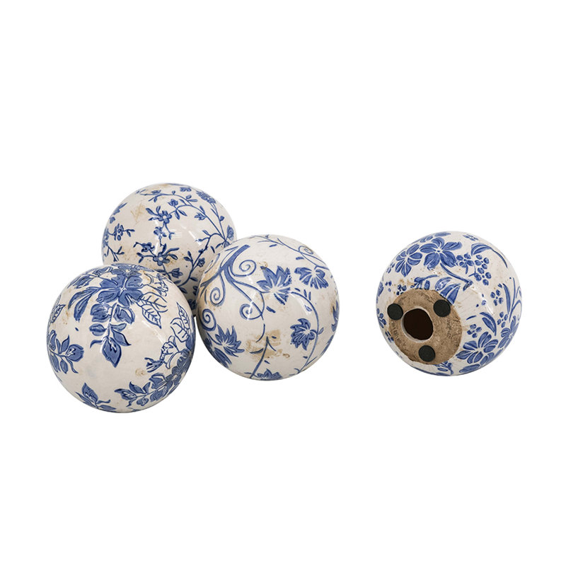 S / 4 Boules décoratives en céramique bleues et blanches 4 x 4 x 3,5 po avec motifs floraux