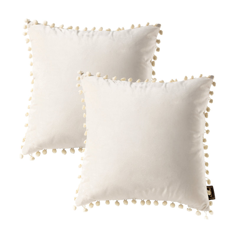 Coussin Silky Velvet Series Pom-poms, Carré 18 po, Blanc cassé, Housse de coussin et insert