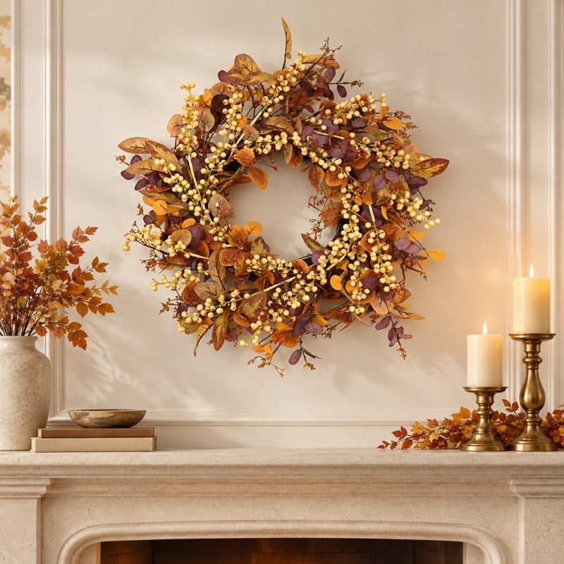 Couronne d'automne artificielle de 61 cm (24 po) avec feuillage d'eucalyptus varié, style rustique, idéale pour la porte d'entrée ou comme décoration murale saisonnière pour Thanksgiving.