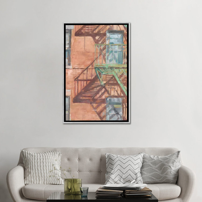 «Urban Facade I» par Ethan Harper - reproduction d'art, Toile avec cadre argenté, Pas de tapis, H 48 po x l 32 po x P 1,5 po