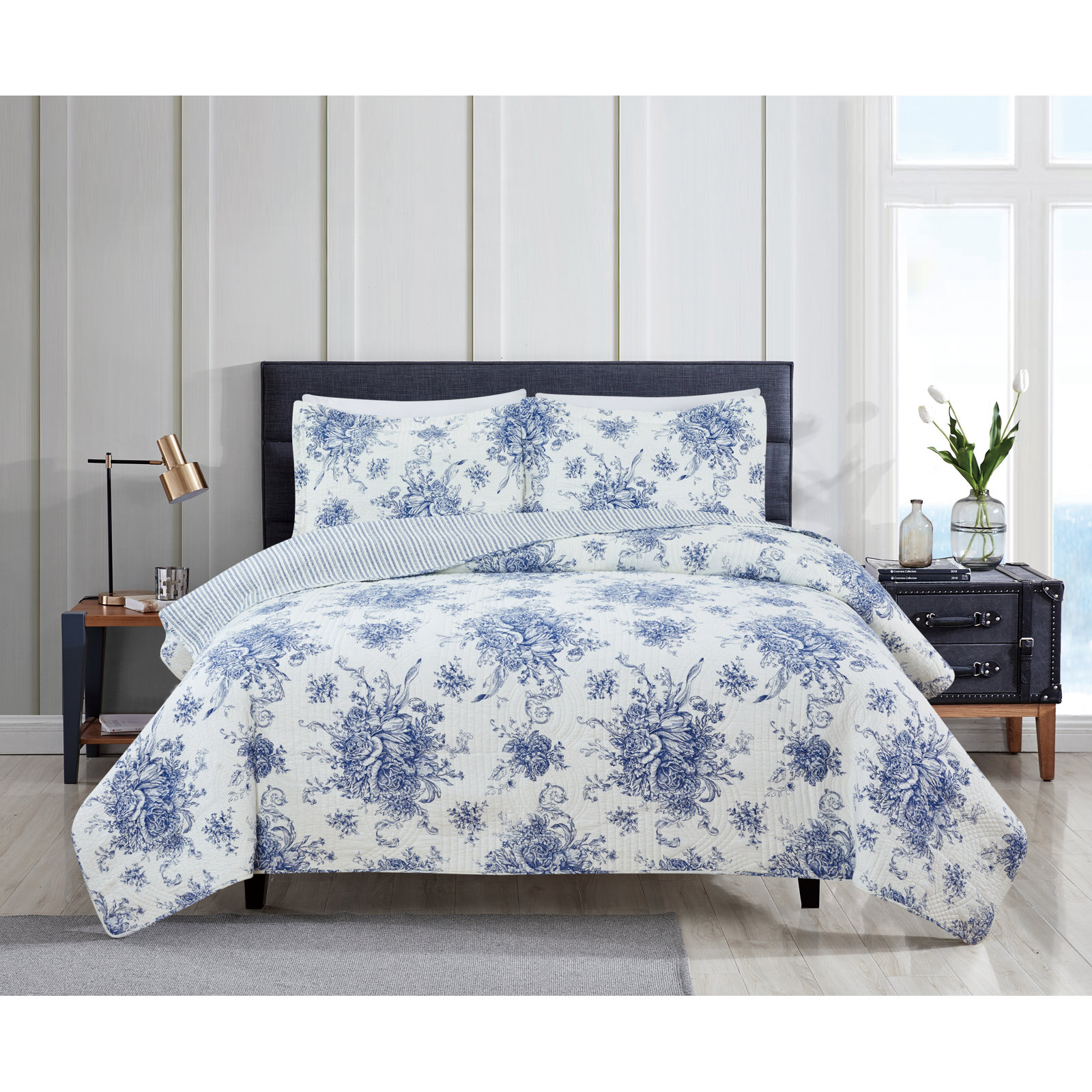 Benedictine Cotton Quilt Set, King Quilt + 2 Shams, Navy