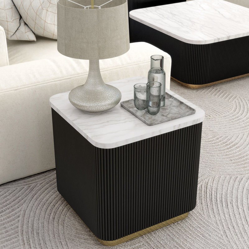 Table de bout carrée en marbre avec base dorée Kirtin, Noir