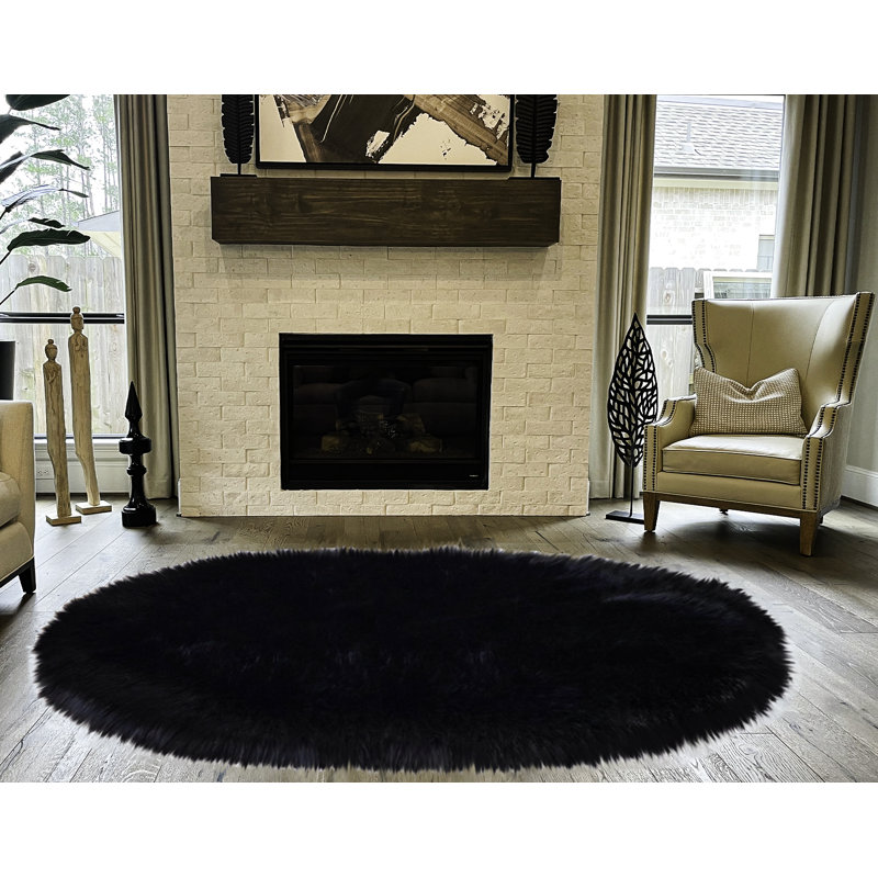 Mar Vista Faux Sheepskin Indoor Rug, Oval 12' x 14'