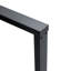 Table moderne avec plateau texturé spécial et structure robuste de salle à manger contemporaine avec pieds en métal noir