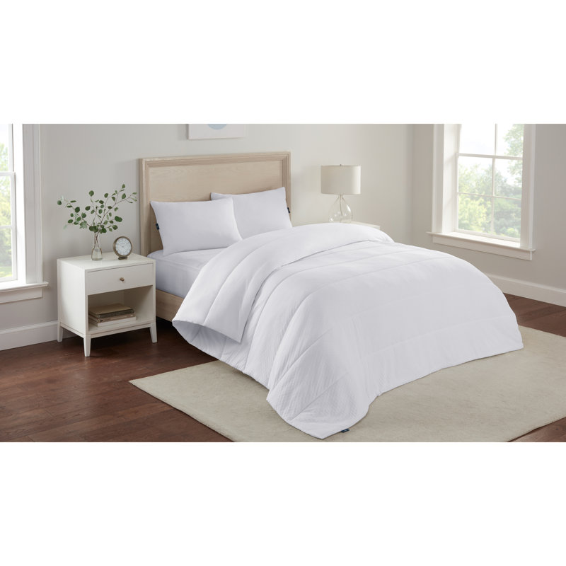 White Soft Cooling Down Alternative Twin Comforter with Corner Tabs