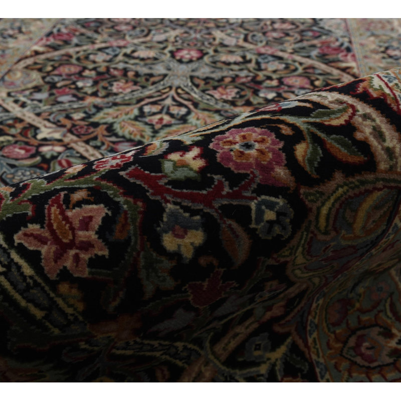 Tapis traditionnel en laine noué à la main