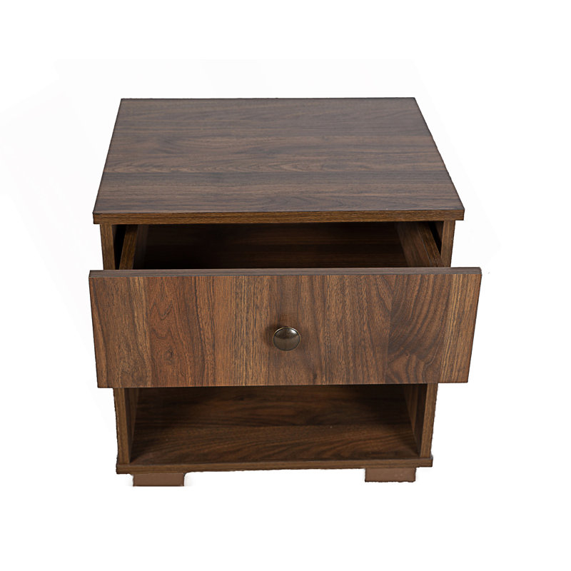 Grand lit tapissier avec 2 tables de chevet