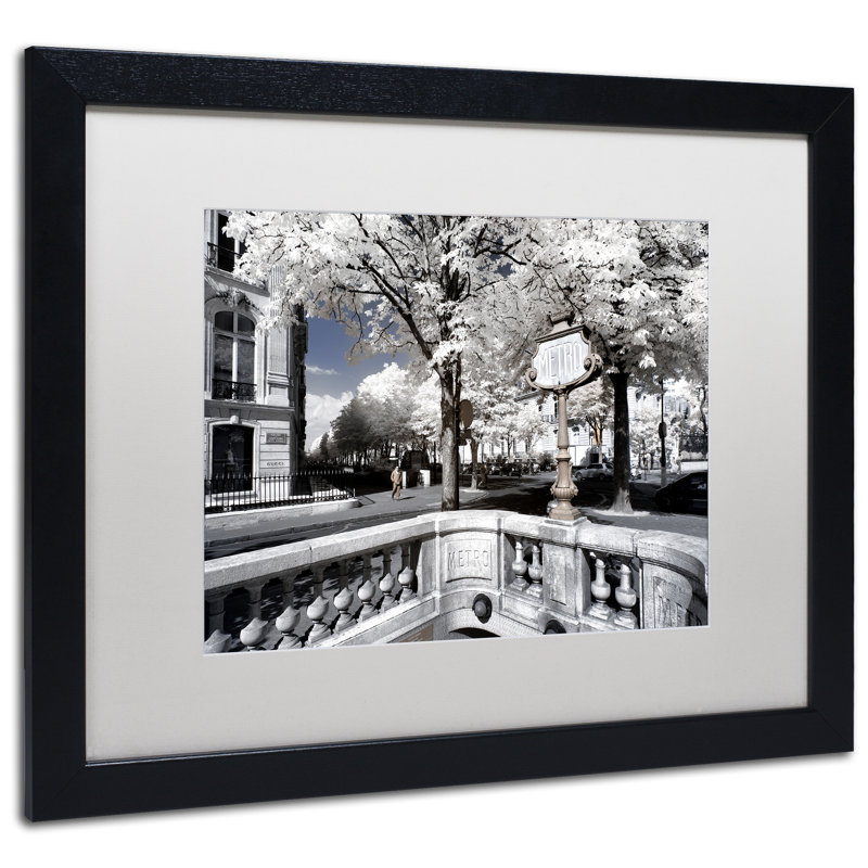 « autre look ii » par philippe hugonnard,, reproduction de photo encadrée, H 16 po x l 20 po x P 0,5 po
