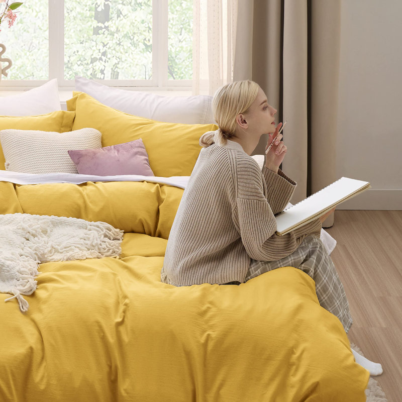 Bedsure Microfiber Duvet Cover King Size - Prewashed Cotton-Like Extra Soft Bedding Set (Set of 3), Mustard Yellow
