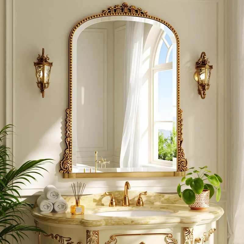 Miroir de salle de bain mural arqué rectangulaire avec cadre perlé antique, 28 po x 40 po, Or