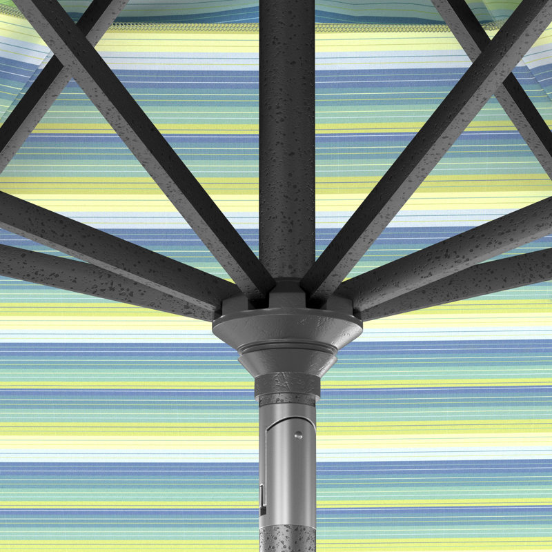 Parasol de patio gris 11 pieds avec manivelle en aluminium nervuré à Seville Seaside Sunbrella, Sunbrella® à rayures vertes