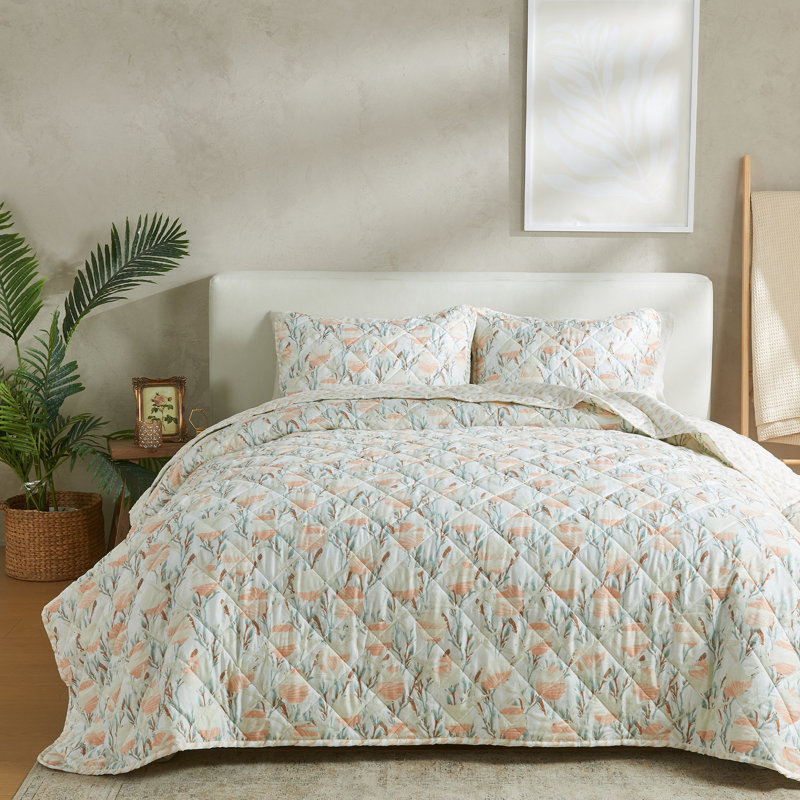Twin Peach Shells Reversible Microfiber Quilt Set
