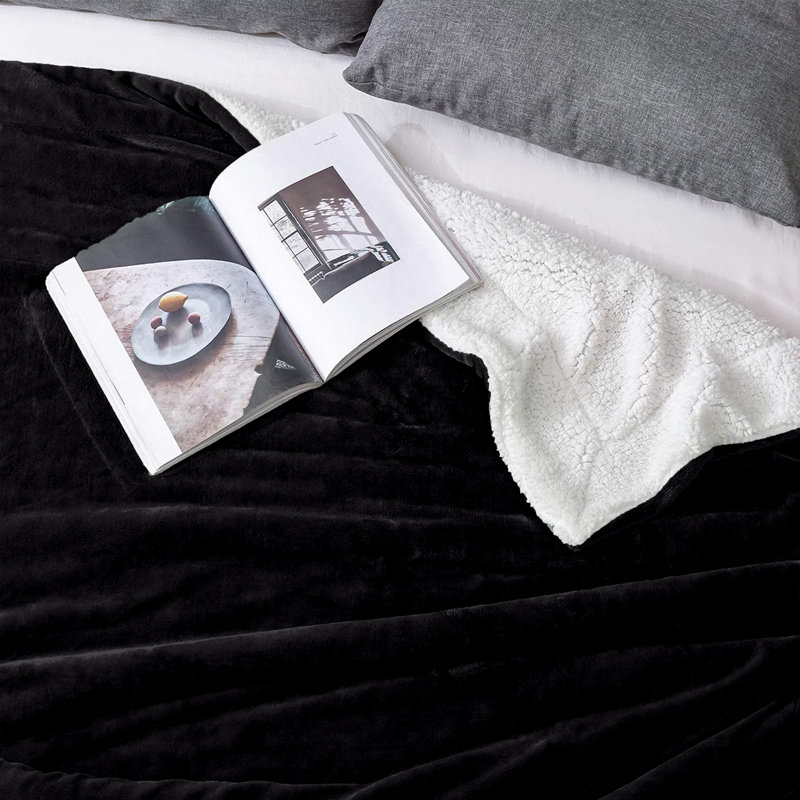 Sherpa Fleece Fur Thick Reversible Blanket Throw, 150cm x 130cm, Black