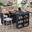 Îlot de cuisine avec table allongée K&K, îlot de cuisine sur roulettes avec lumières DEL, prises de courant et 2 portes en verre cannelé, îlot de cuisine avec compartiment de rangement et 3 tablettes ouvertes latérales-133017090