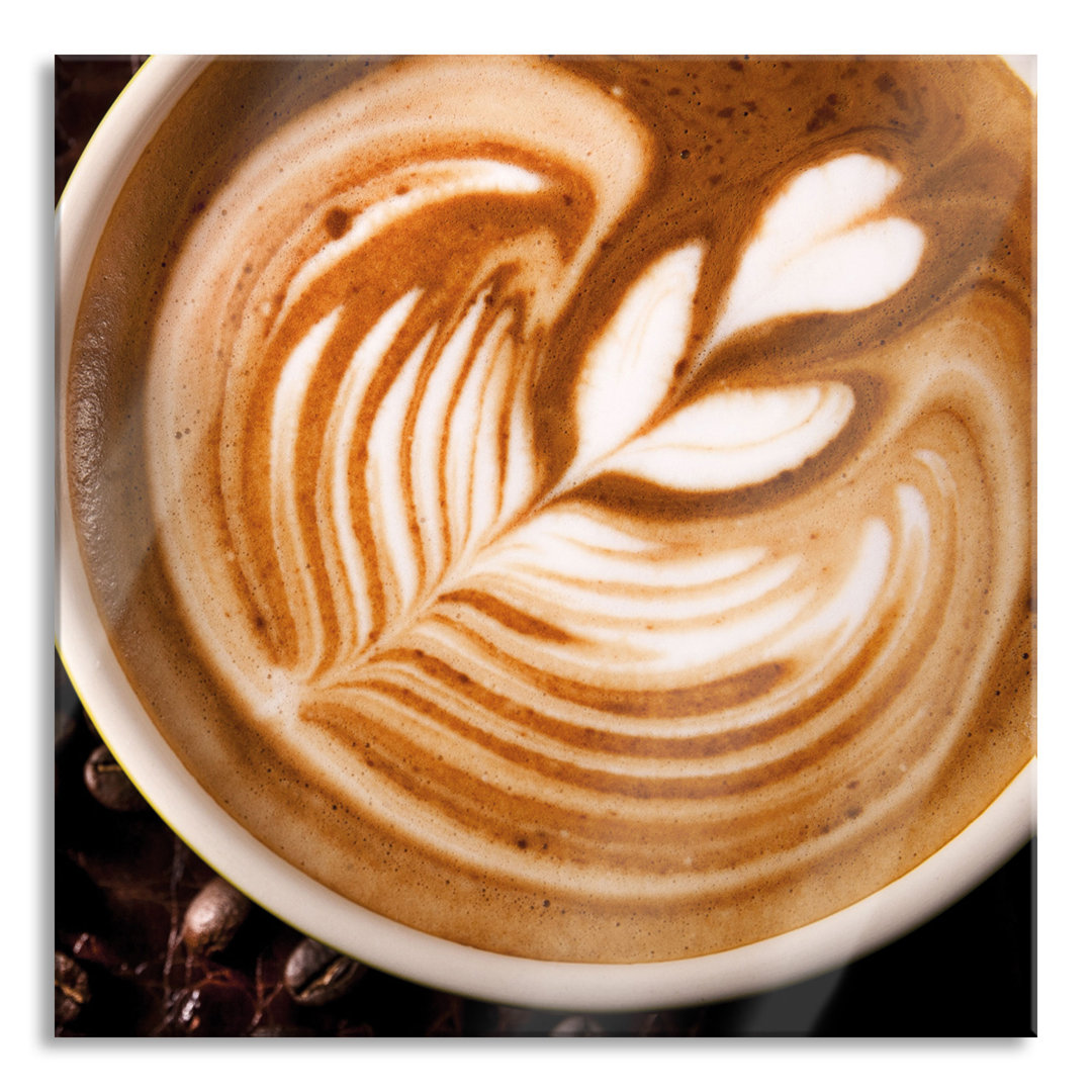 Ungerahmtes Foto auf Glas "Kaffeetasse mit Schaumstoffherz"