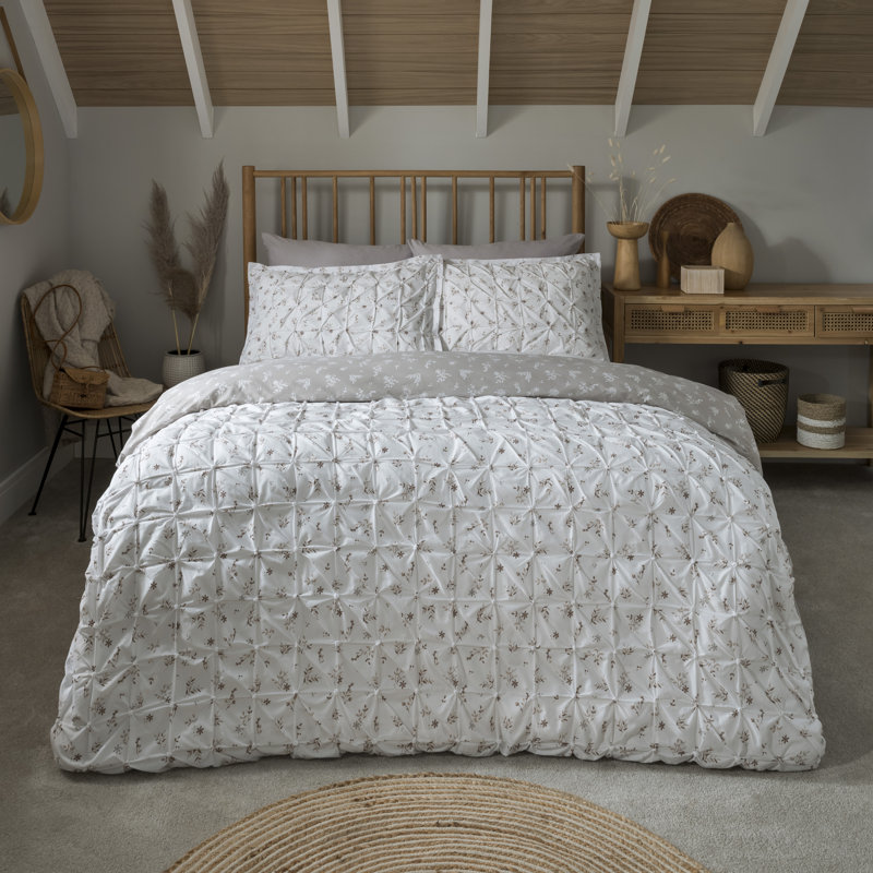 Cioffi Polyester Floral Duvet Cover Set with Pillowcases, Single - 1 Standard Pillowcase, White