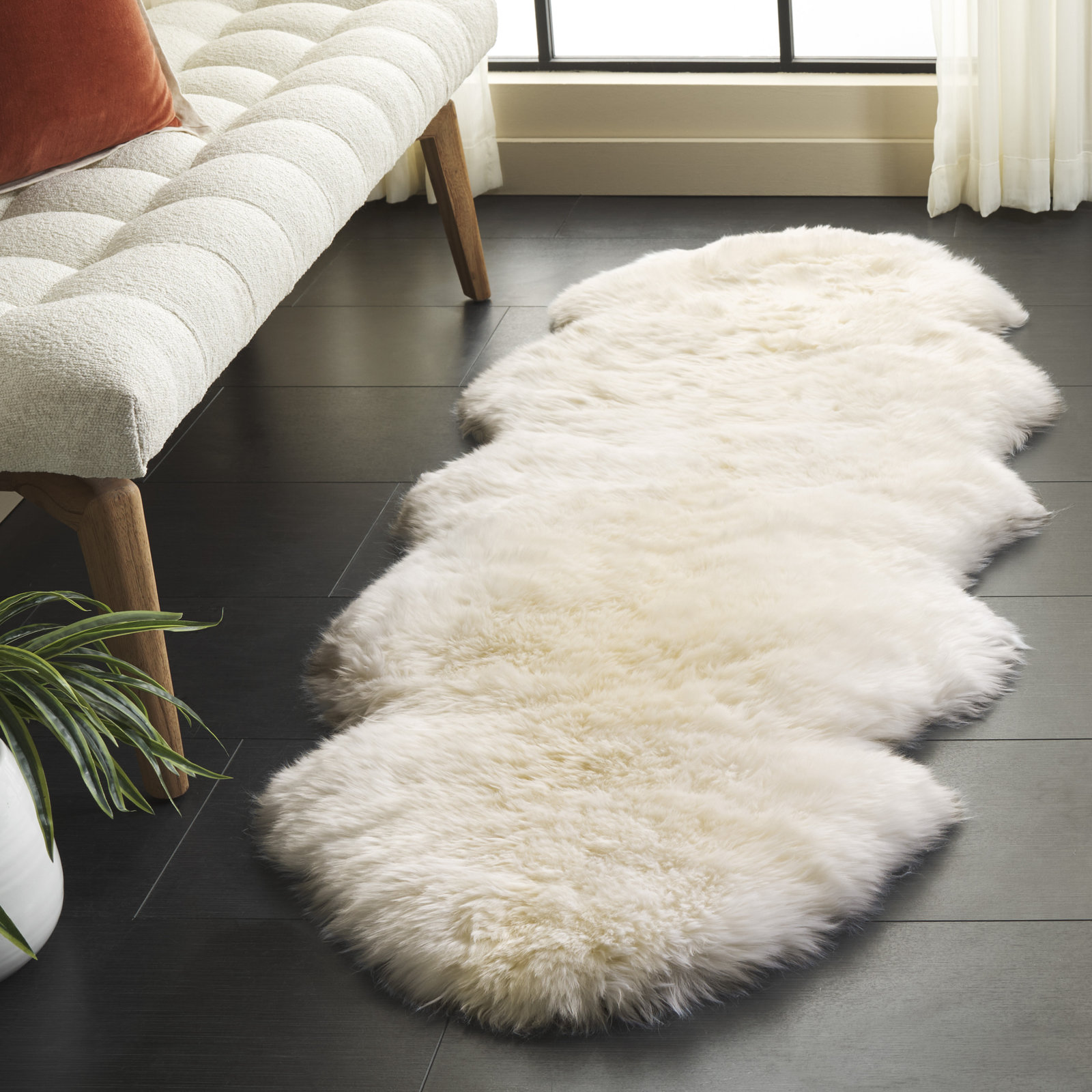 Mera White Handmade Sheepskin Rug, Runner 2' x 6'