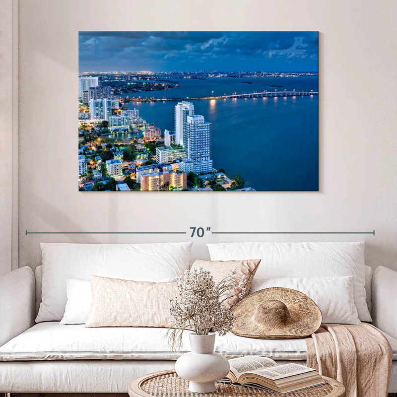 Nicci Miami Beach la nuit, H 32 po x l 48 po