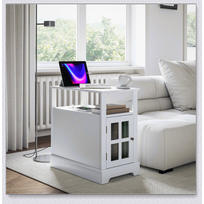 Table de bout avec station de charge, table d'appoint étroite avec ports et prises USB, petite table avec rangement caché et tablette ouverte pour le salon