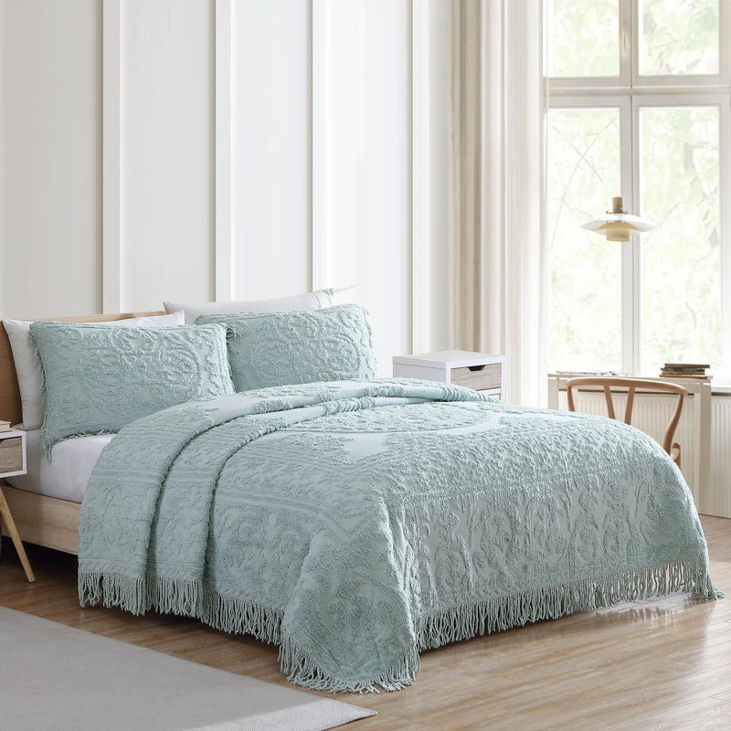 Medallion Cotton Farmhouse / Country Quilt, King, Blue