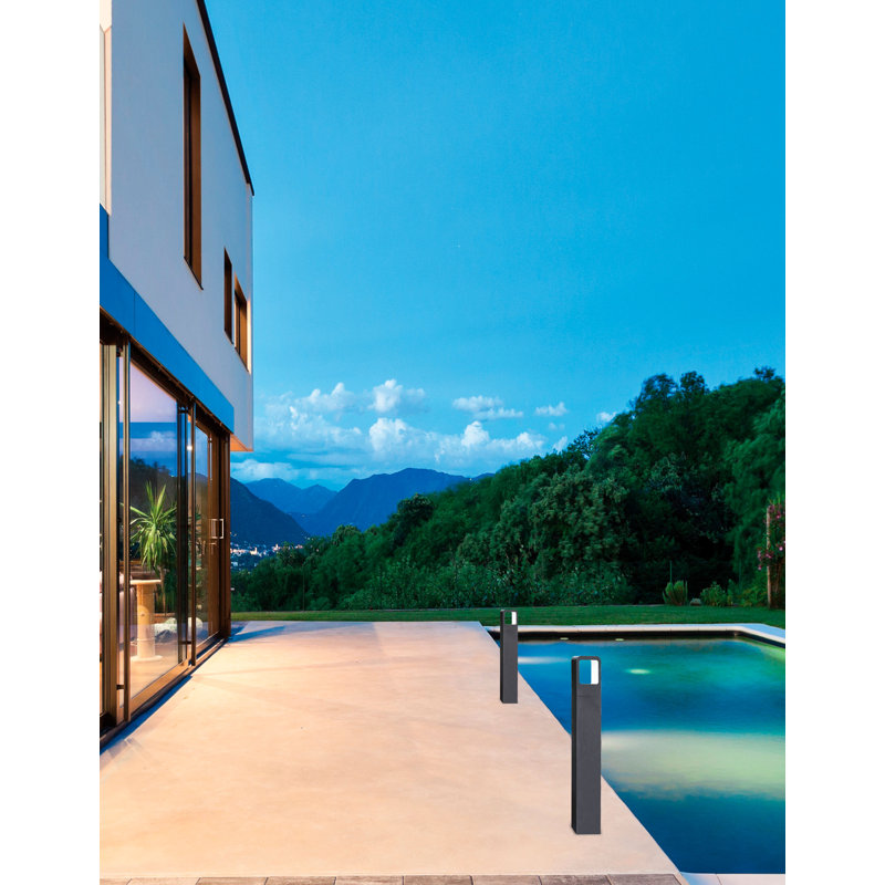 Acqua Dark Grey Integrated LED Aluminum Pathway Light