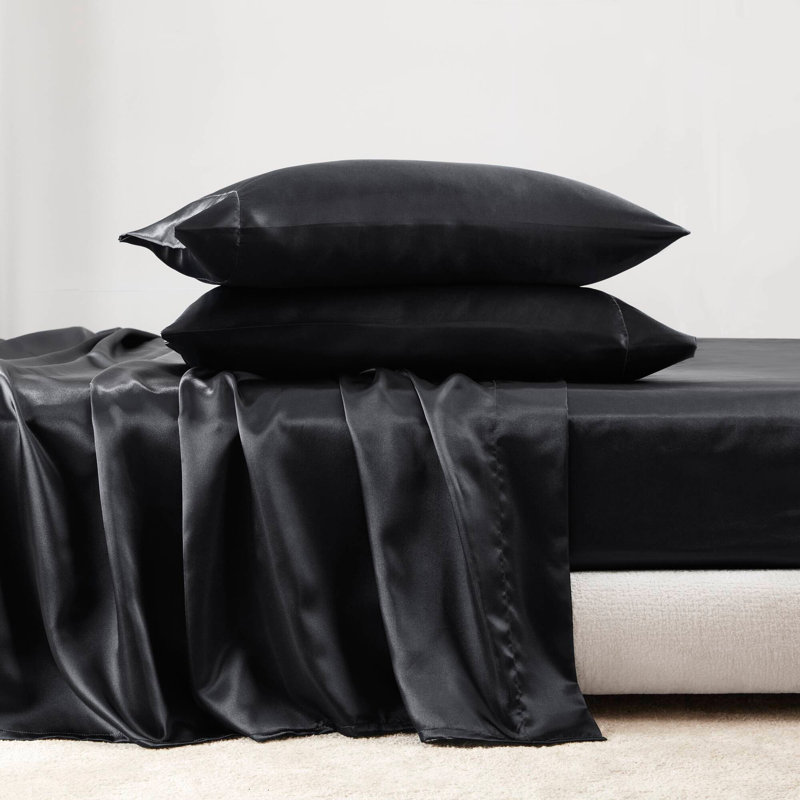 7 PCSSoft Bedding Sets, King Duvet Cover + 6 Additional Pieces, Black