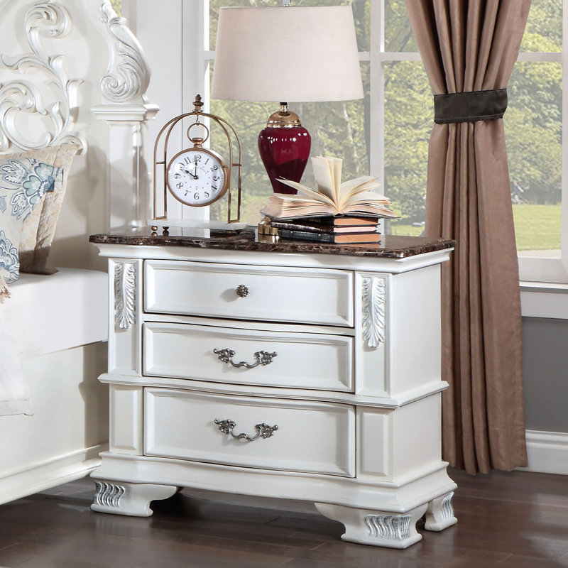 Table de chevet 3 tiroirs Tarver, Blanc perle