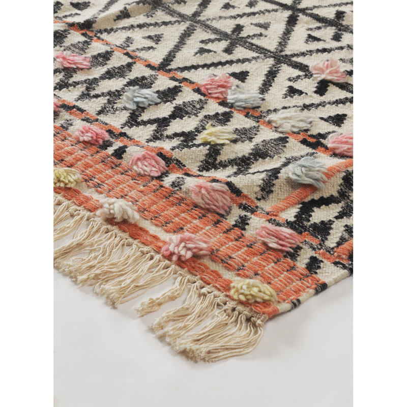 Flamenco Dancing Southwestern Area Rug in Black/White/Red, Runner 2'6" x 7'