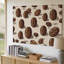La toile crée un motif sans couture mettant en vedette un tableau de grains de café, dans des tons de brun variés, y compris l'art mural sur toile chocolat foncé-1736850162