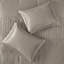 Édredon grand 7 pièces Taupe Charmeuse, coussin décoratif avec broderie au design moderne, lavable à la machine-122457226