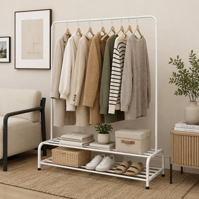 Support à vêtements robuste en métal avec tablette inférieure, robuste et peu encombrant pour les chambres à coucher et les petits espaces