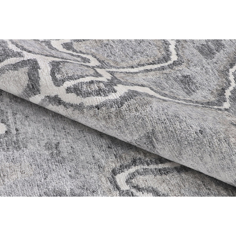 Abstract Area Rug in White, Rectangle 8' x 10'