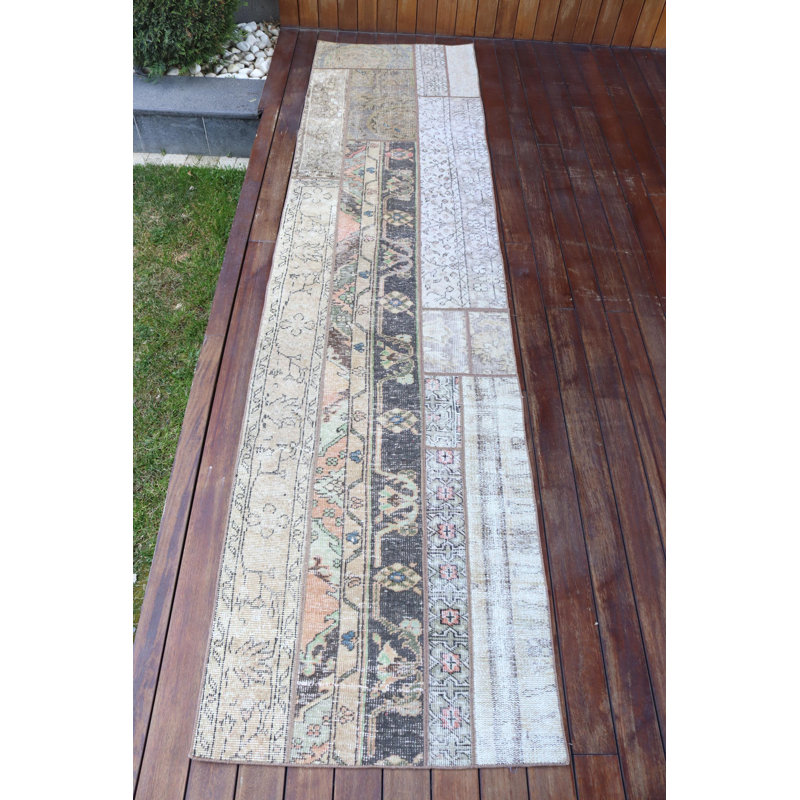 Tapis beige beige à motif patchwork bohème rétro idéal pour les amateurs d'escaliers et de décor antique