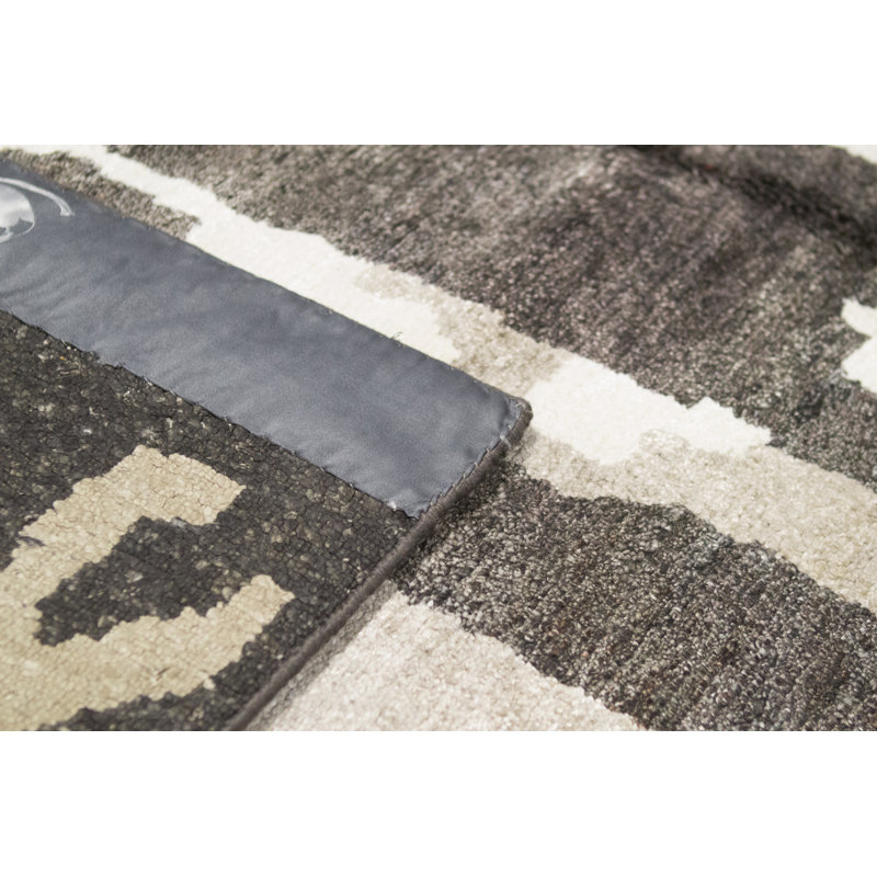 Abstract Area Rug in Charcoal/Beige/White