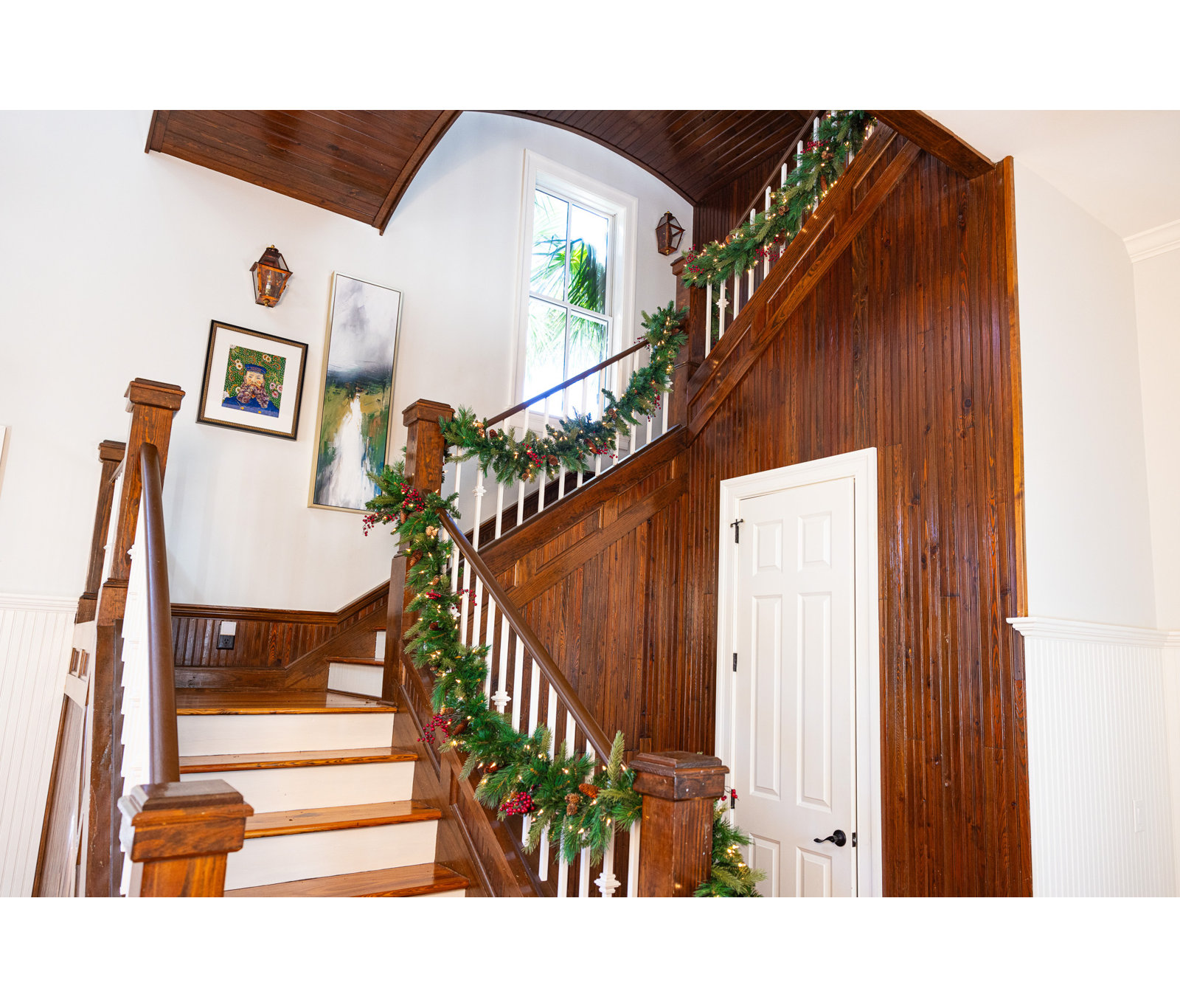 Pre-Lit Christmas Garland, 12'
