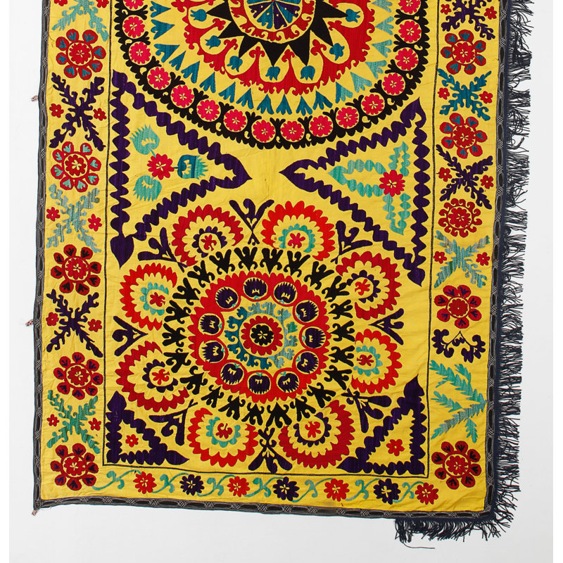 Suspension murale en soie 56 x 126 po. Jeté traditionnel. Couvre-lit décoratif. Nappe rétro. Tapisserie «Needlework» en jaune