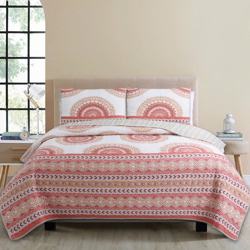 Aimee Polyester Striped Quilt, Twin Quilt + 1 Standard Shams