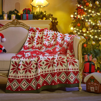 Amélie Home Chenille Knit Throw Blanket, Reversible Christmas Pattern, Holiday Decor Gift for Bed & Couch