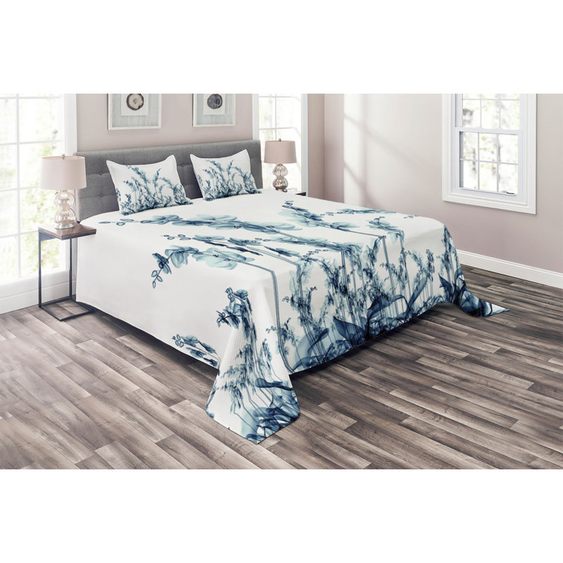 Farmhouse / Country Floral Coverlet, Queen Bedspread + 2 Shams