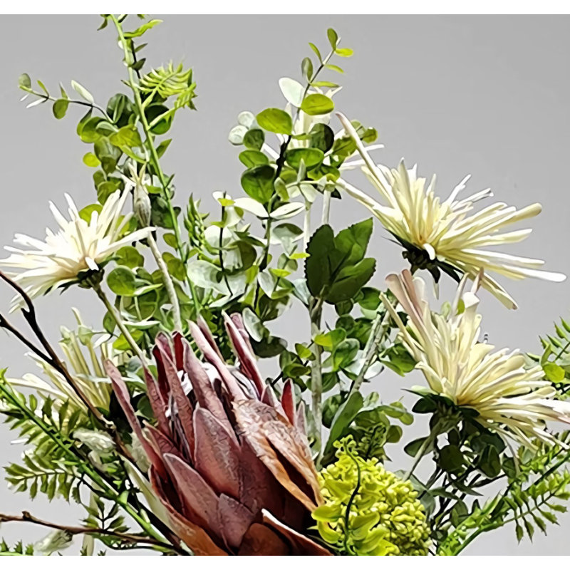 Décoration de fleur simulée