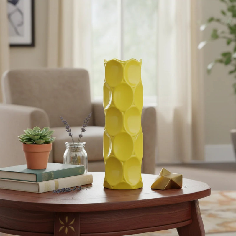 Vase de table en céramique Grier, H 11 po x l 4,5 po x P 4,5 po, Jaune