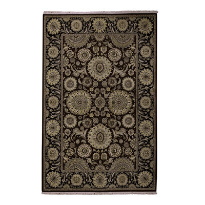 Wool Oriental Area Rug in Black/Beige