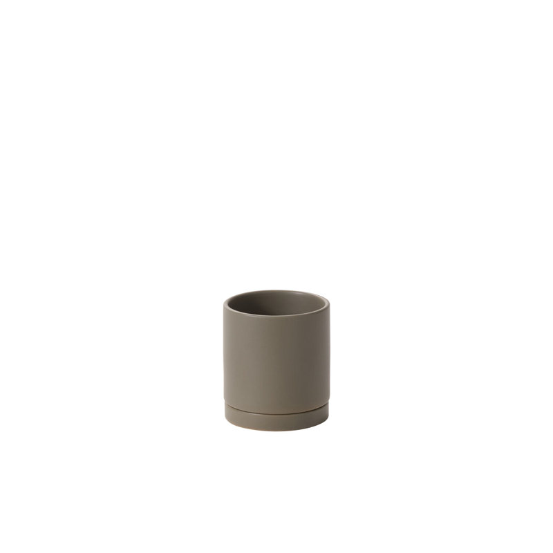 Pot neutre avec soucoupe Swerve, H 4,75 po x l 4,25 po x P 4,25 po, Gris foncé
