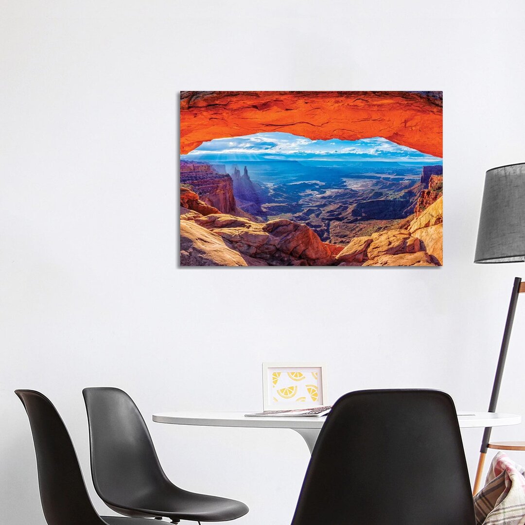 Mesa Arch Sunrise von Susanne Kremer - Galerie-verpackte Leinwand Giclée