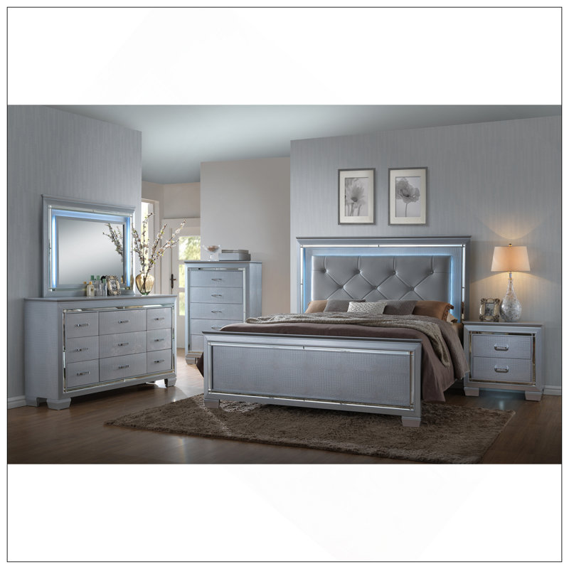 1pièce moderne grand lit à DEL avec revêtement en similicuir et panneau de pied biseauté avec accents de miroir et pied de lit texturé au fini beige argenté