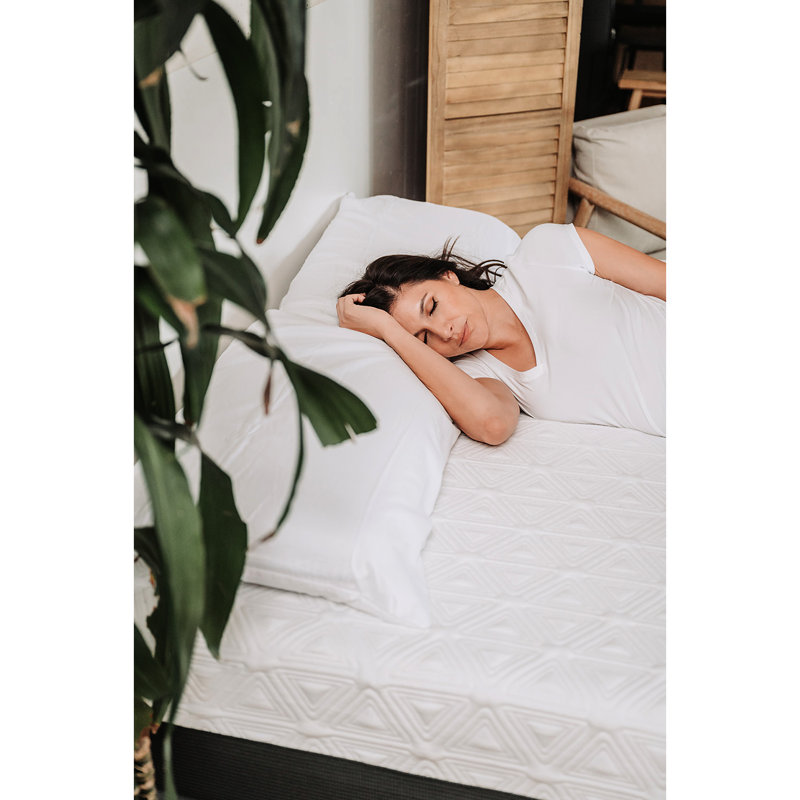 Matelas en mousse viscoélastique imprégnée de gel de 12 po pour lit simple - frais et tranquille. Ventilé et superposé. Housse de 400 g / m². Base en mousse à densité de H. Blanc / gris foncé. 38 po x 75 po x 12 po. 54 lb pour les mousses, base de 7 po, couvercle avec fermeture à glissière