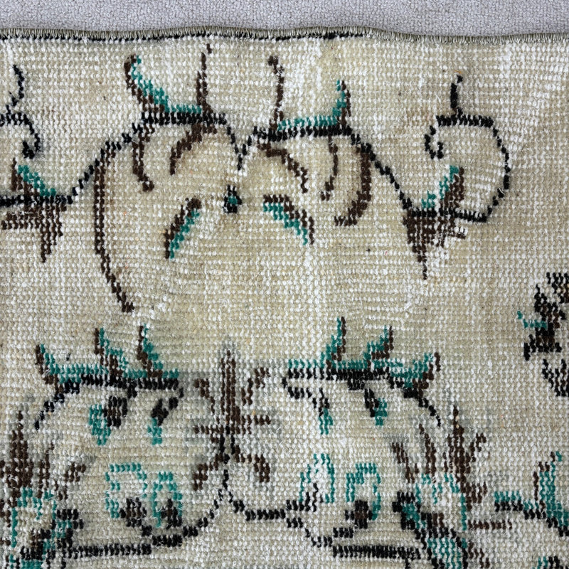 Tapis beige en patchwork de laine rétro 46,5 po x 94,5 po