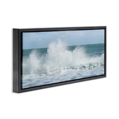 Ocean Waves Crashing Foam Splash